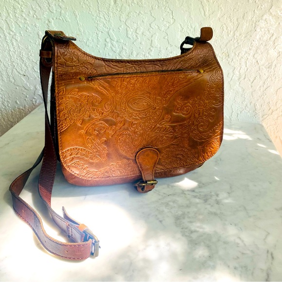Patricia Nash Bags Patricia Nash London Brown Tooled Saddlebag Leather Bag Poshmark